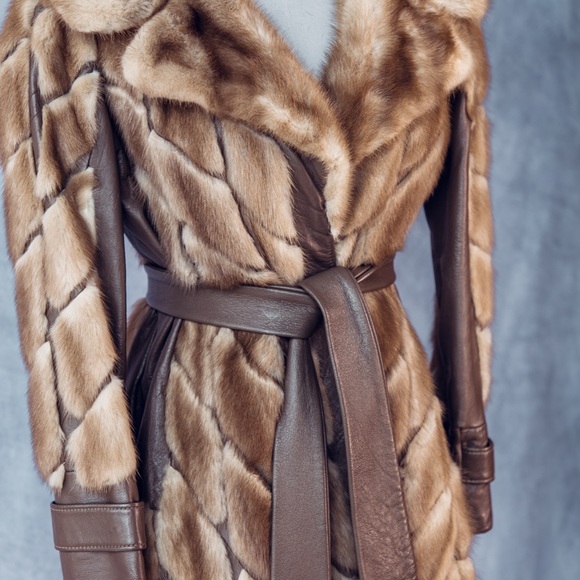 Elegant Brown Faux Fur Women's Coat - Picture 2 of 4
